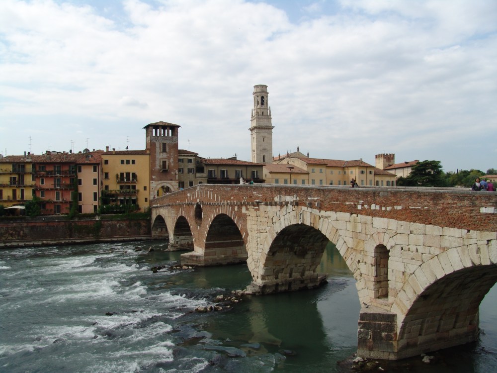 Ponte Pietra.