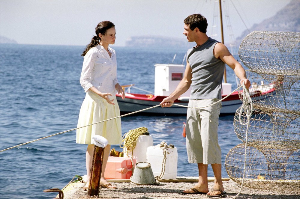 The-Sisterhood-Of-The-Traveling-Pants-Movie-Stills-lena-kaligaris-10658373-2560-1701